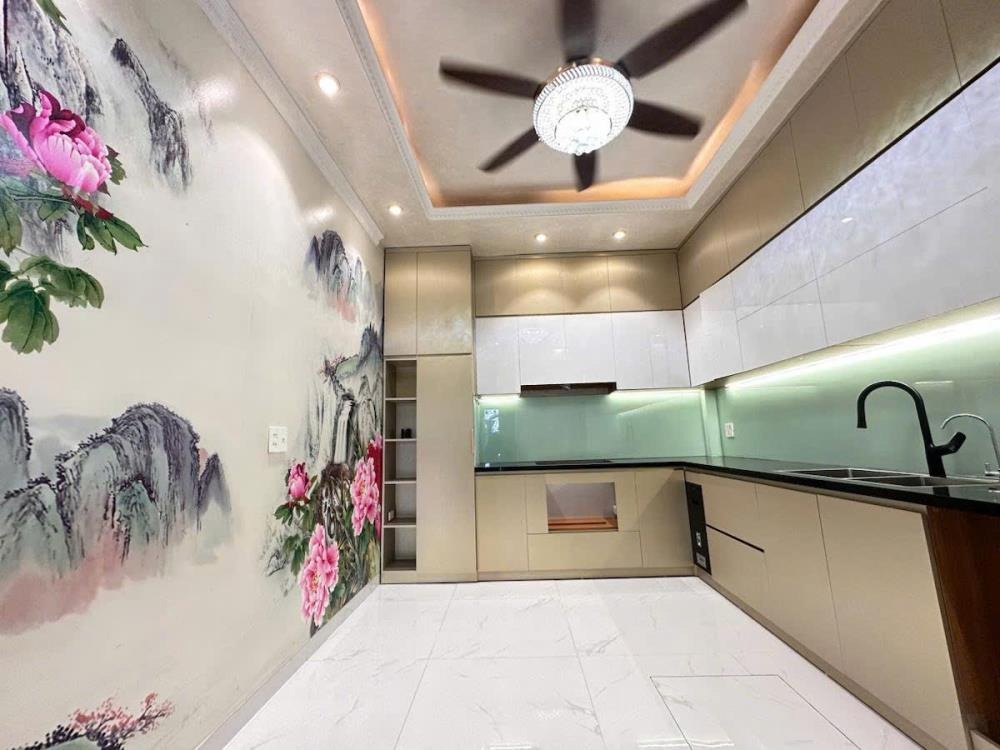 Nhà phố Đống Đa View Hồ Hoàng Cầu - Kinh Doanh - 6 Tầng - Giá 32 tỷ