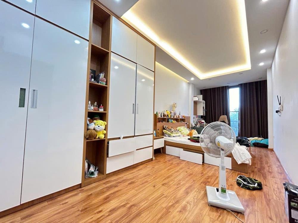 Nhà Mặt Phố Đống Đa 45m2, 6 Tầng - View Hồ Hoàng Cầu, Kinh Doanh Đỉnh Cao