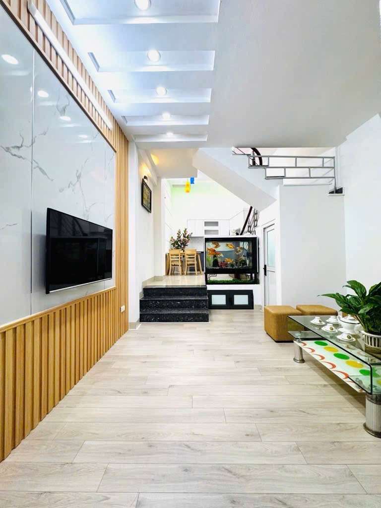 Bán nhà Trương Định, 45m2, Ô Tô Tránh, Full Nội Thất, Giá 7.78 Tỷ