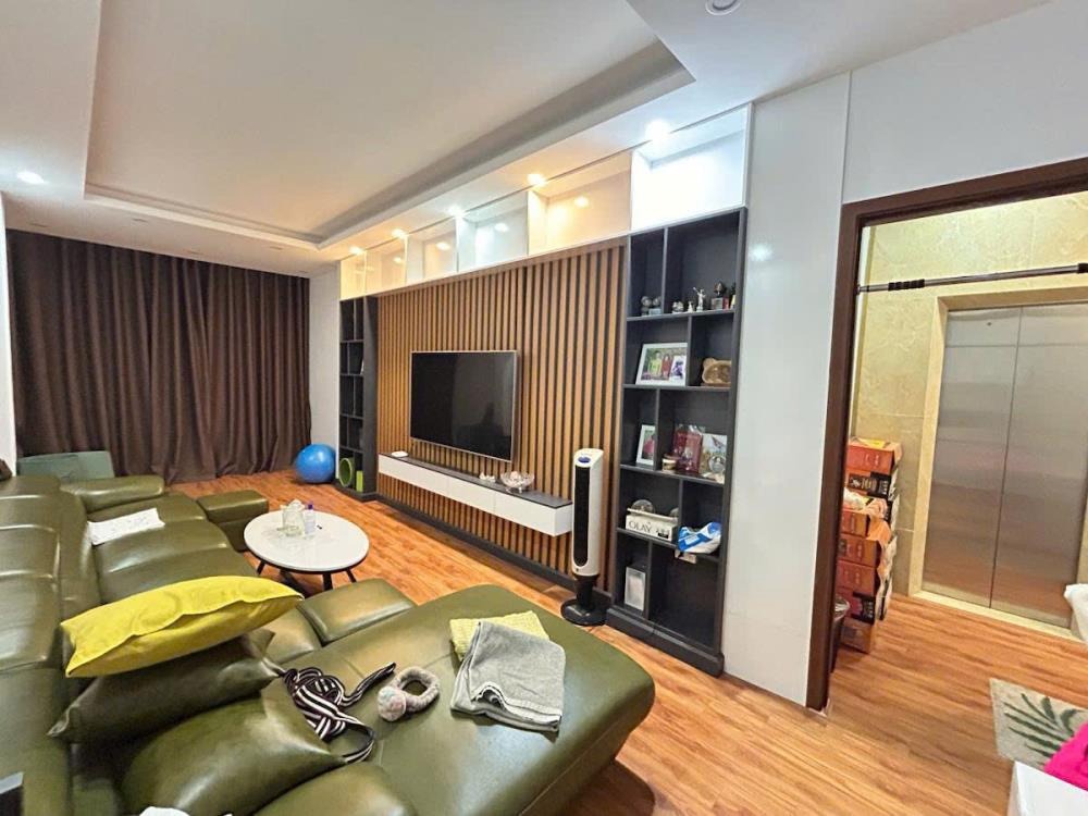 Nhà Mặt Phố Đống Đa 45m2, 6 Tầng - View Hồ Hoàng Cầu, Kinh Doanh Đỉnh Cao