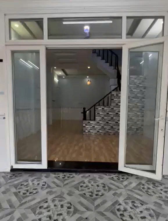 Bán Gấp Lỗ Ngang Nhà Đất Bình Chánh - Vị Trí Đắc Địa, Kinh Doanh Đỉnh Cao