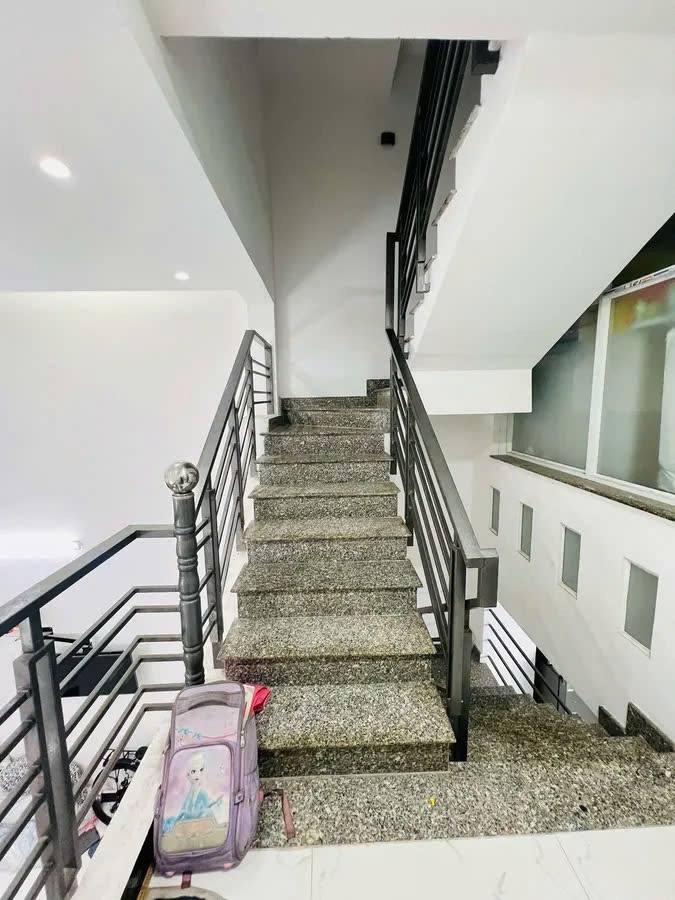 Nhà Phố 5 Tầng Tân Phú - Giá 10.5 Tỷ - Hẻm 7m - 6 Phòng Ngủ
