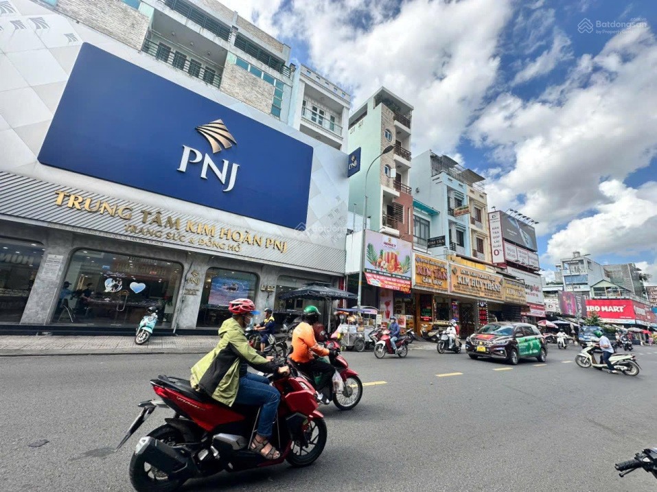 Siêu phẩm nhà mặt tiền Tân Hương, Tân Phú: 266m², vị trí đắc địa, giá tốt