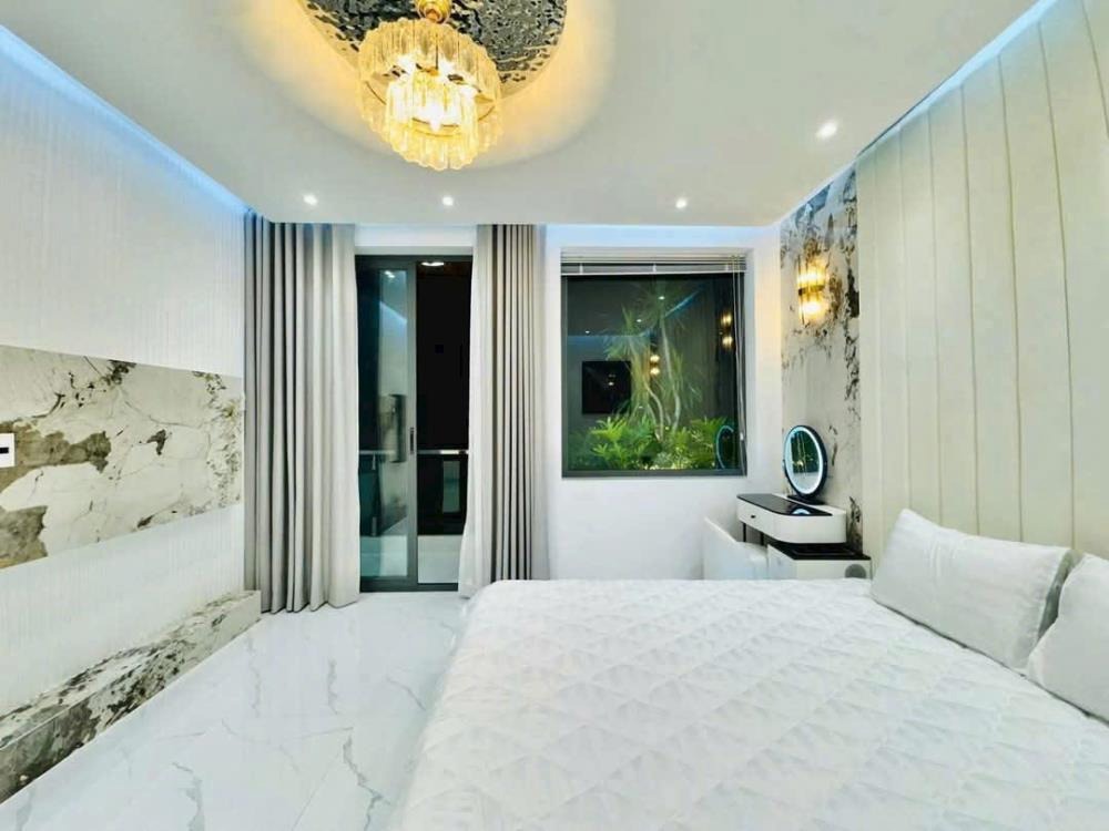 Biệt Thự Phố Gò Vấp 5 Tầng Thang Máy - Vị Trí Đẹp, Nội Thất Cao Cấp