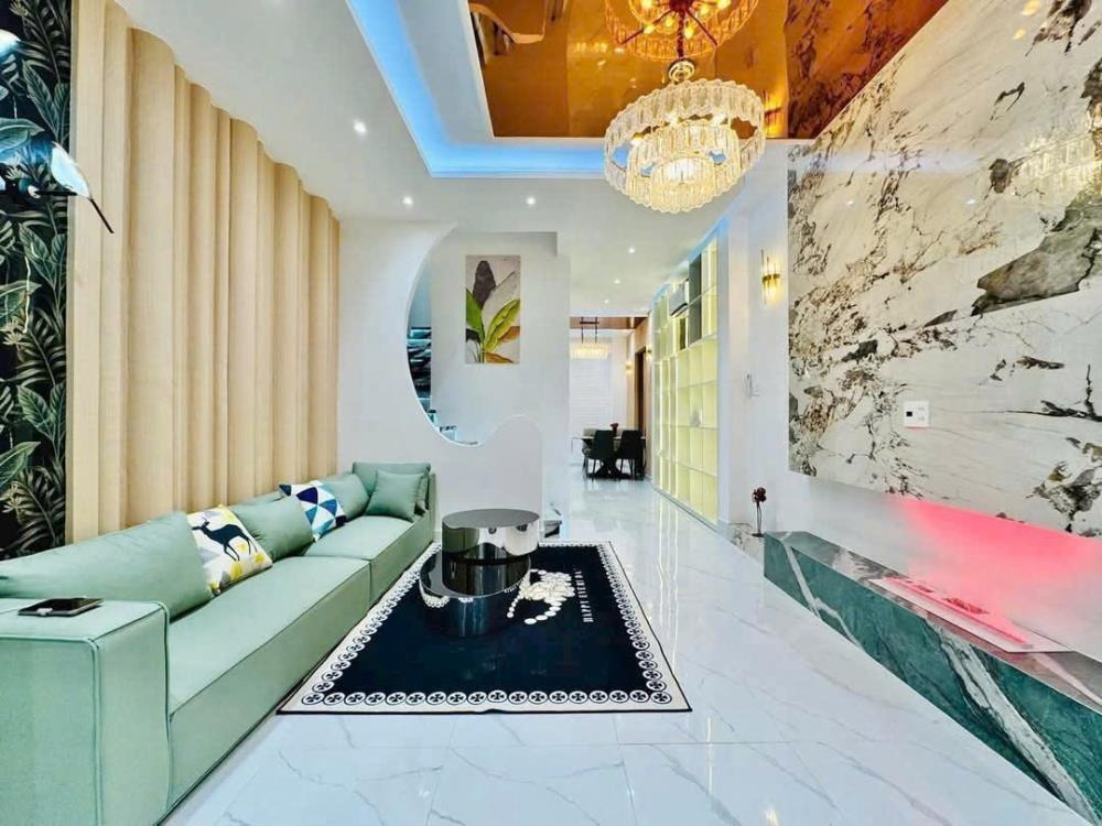 Biệt Thự Phố Gò Vấp 5 Tầng Thang Máy - Vị Trí Đẹp, Nội Thất Cao Cấp