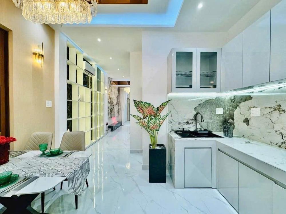 Biệt Thự Phố Gò Vấp 5 Tầng Thang Máy - Vị Trí Đẹp, Nội Thất Cao Cấp