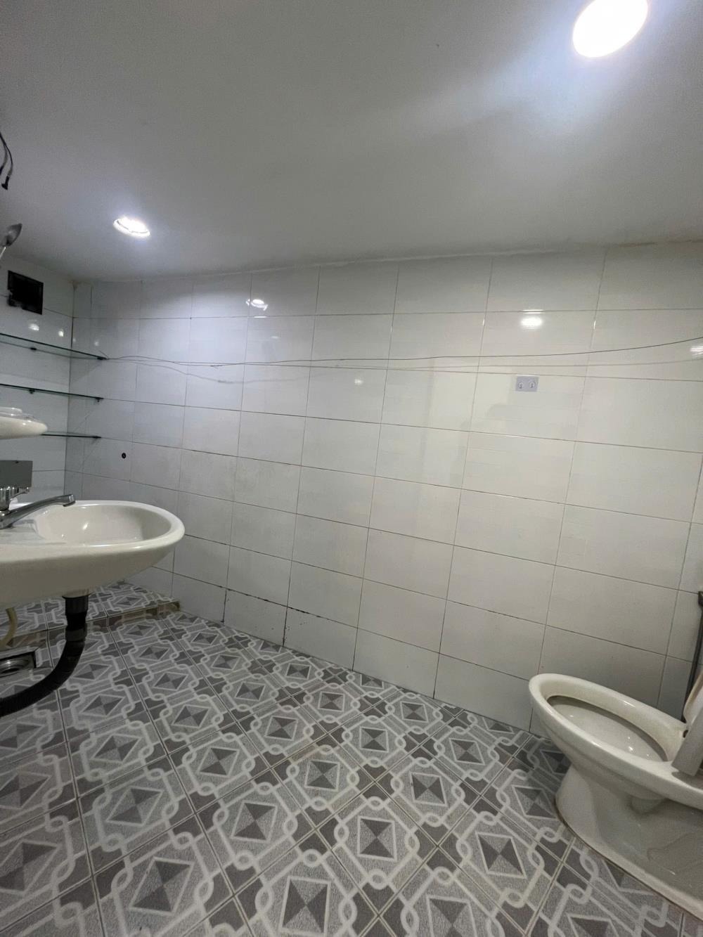 🏠 Cho Thuê Nhà Nguyên Căn Bình Tân - 8 triệu/tháng - Vị Trí Đắc Địa