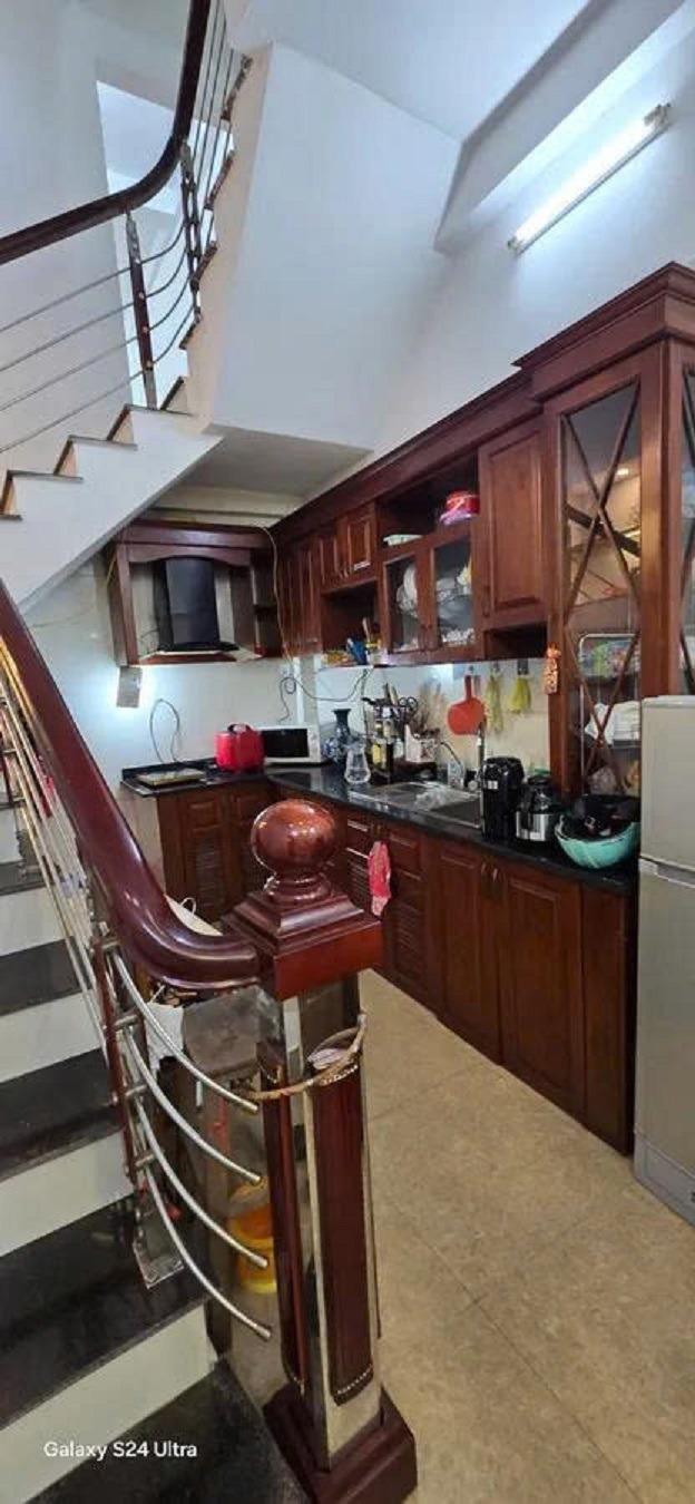 Lô Góc Bạch Mai 40m², 5 Tầng, Mặt Tiền 6m - Vị Trí Đắc Địa, Dân Cư Tri Thức