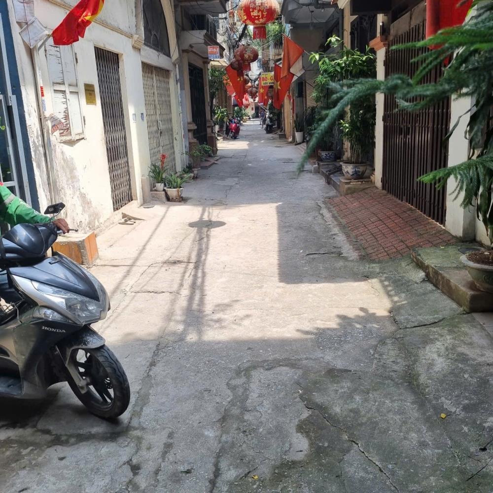 Nhà phố Hoàng Mai 72m2, 4 Tầng, Ô Tô Đỗ Cửa, Giá Tốt Đầu Tư/KD