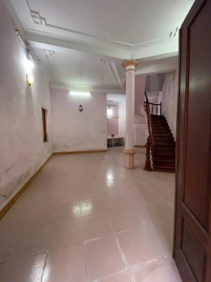 Nhà phố Hoàng Mai 72m2, 4 Tầng, Ô Tô Đỗ Cửa, Giá Tốt Đầu Tư/KD