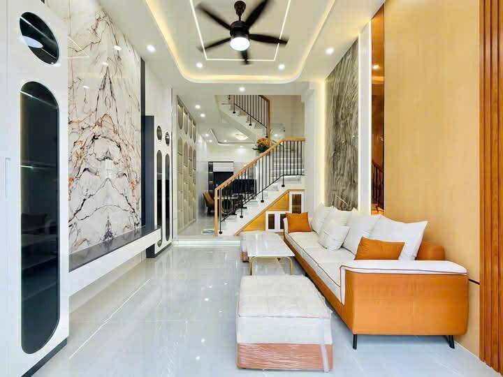 Nhà đẹp 5 tầng, 44m2, 4 phòng ngủ - Hẻm oto thông, gần công viên Làng Hoa - 7.4 tỷ