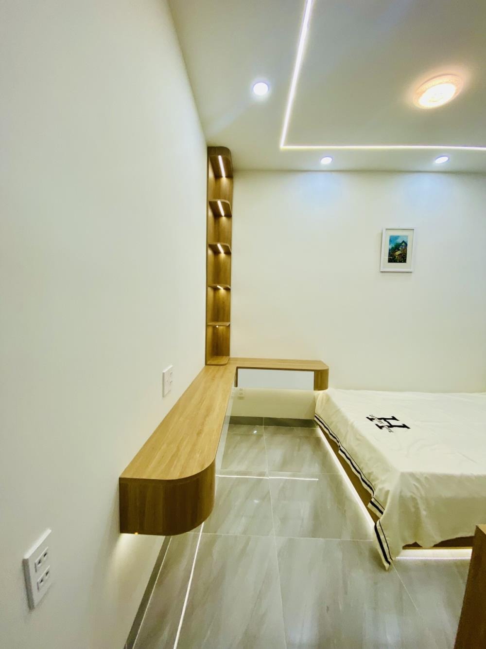 Nhà đẹp 5 tầng, 44m2, 4 phòng ngủ - Hẻm oto thông, gần công viên Làng Hoa - 7.4 tỷ