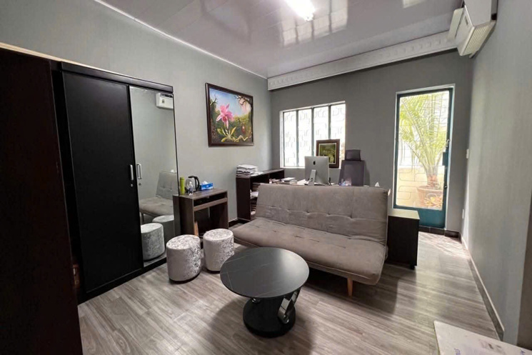 MẶT TIỀN NGUYỄN VĂN NGUYỄN Q1, MẶT SAU HXH - DIỆN TÍCH 82M2 (4M x 20.5M) - NHÀ 5 TẦNG THANG MÁY 