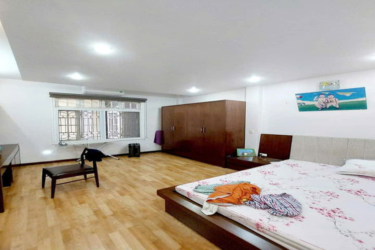 Hiếm, Cầu Diễn Dân xây 68m2 - 4 tầng, Ô tô, kinh doanh đỉnh, 2 thoáng, giá 11.4 tỷ