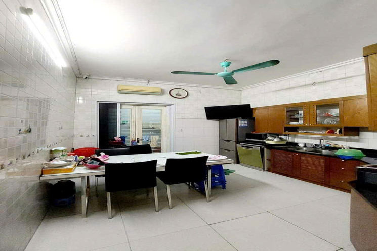 Hiếm, Cầu Diễn Dân xây 68m2 - 4 tầng, Ô tô, kinh doanh đỉnh, 2 thoáng, giá 11.4 tỷ