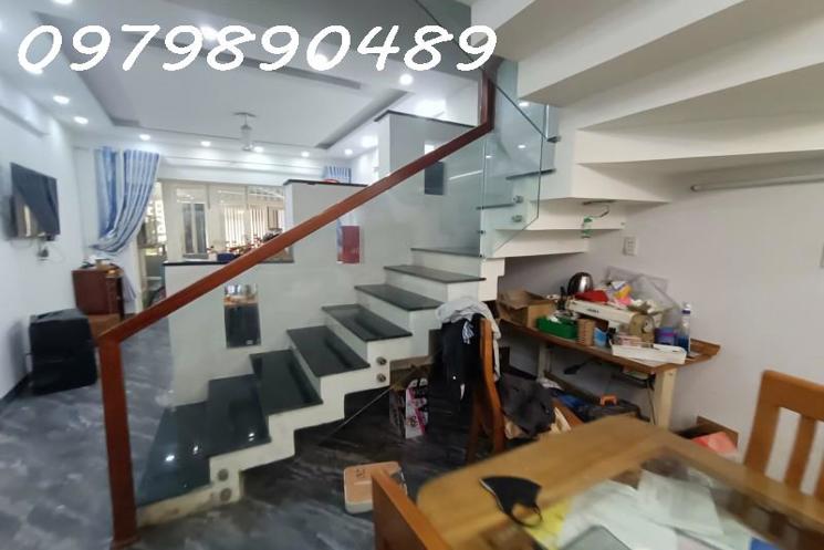 Cần bán nhà mặt tiền Nguyễn Chí Thanh - Hải Châu, 82 m2, 3  tầng, giá hơn 8 tỷ
