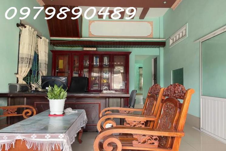 Cần bán nhà mặt tiền Nguyễn Chí Thanh - Hải Châu, 82 m2, 3  tầng, giá hơn 8 tỷ