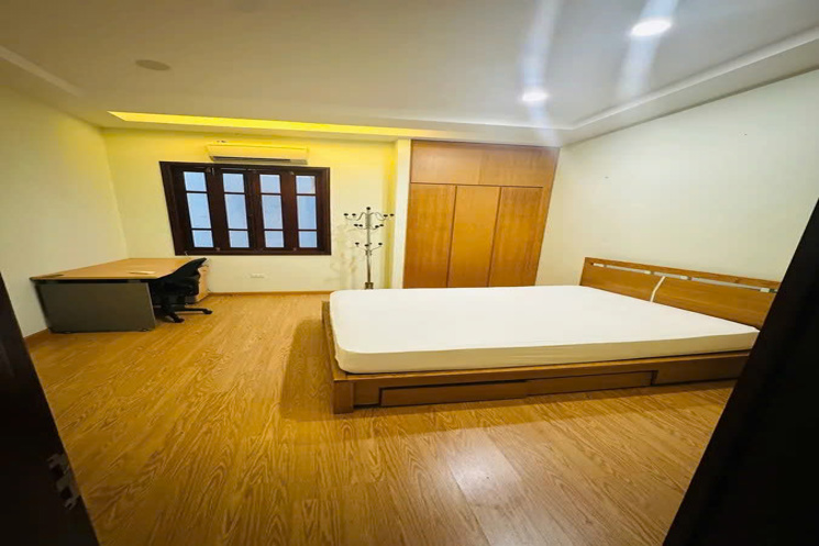 Phân Lô Nguyễn Chí Thanh, 68m2 x 5T, MT 4.5m, ô chờ thang máy, 17 tỷ