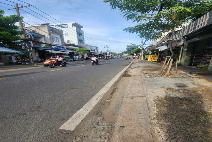 HOT HOT - CẦN BÁN CĂN NHÀ   TẠI đường Phan Thế Hiển,  P.6, Q. 8, TP.Hồ Chí Minh