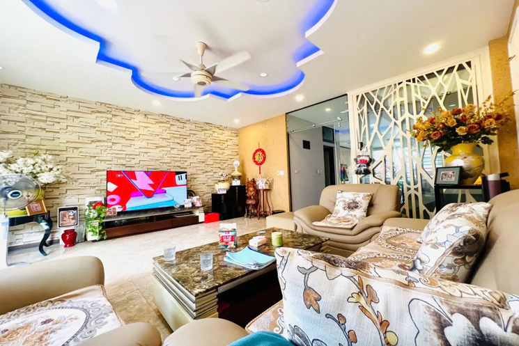 NHÀ DÂN XÂY 5 TẦNG MẶT NGÕ THÔNG Phố Bồ Đề 110m2 X 30 tỷ Long Biên