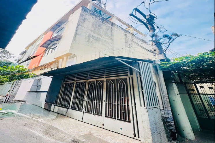 HẺM LẠC LONG QUÂN – NHÀ CŨ 101M² – NỞ HẬU – DÒNG TIỀN 12TR/THÁNG – CHỈ 7.5