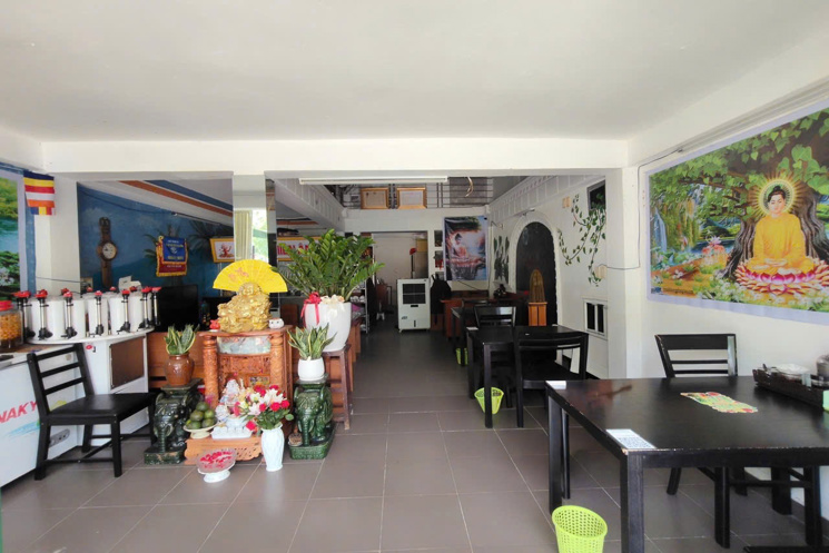 BÁN NHÀ MẶT TIỀN PHẠM NHƯ XƯƠNG – LIÊN CHIỂU
🏡 2 tầng + hầm, dt 100m² sổ đẹp 3PN, phòng thờ, sân