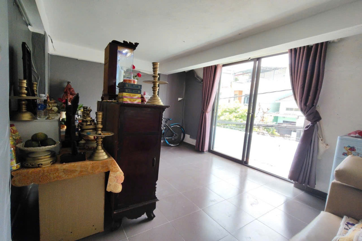 BÁN NHÀ MẶT TIỀN PHẠM NHƯ XƯƠNG – LIÊN CHIỂU
🏡 2 tầng + hầm, dt 100m² sổ đẹp 3PN, phòng thờ, sân