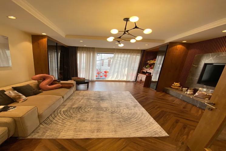NHÀ MỚI NGÕ THÔNG Ô TÔ TRONG NHÀ Phố Nguyễn Sơn 40m2 X 6 tầng 14.2 tỷ Long Biên