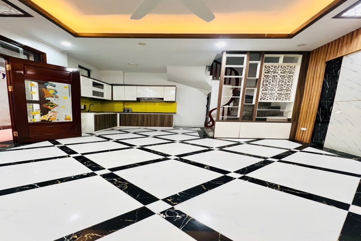 LẠC LONG QUÂN TÂY HỒ NHÀ ĐẸP  30M 5 TẦNG 3 NGỦ GIÁ 7 TỶ 600