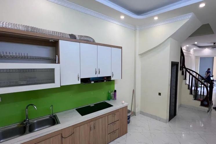 NHÀ MỚI Phố  Ngọc Thụy NGÕ THÔNG Ô TÔ 35 m2 X 5 tầng, 8.7 tỷ Long Biên