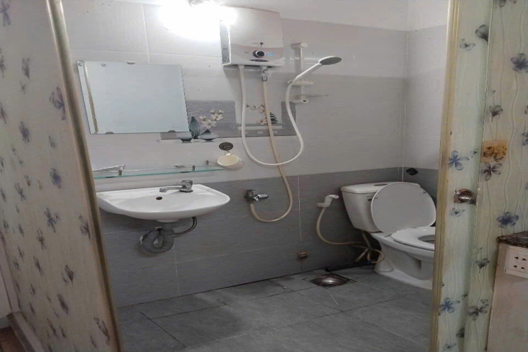 Cho thuê CHDV ngay cầu Thị Nghè,BT,25m2, ban công, Full nội thất, WCR, 5tr