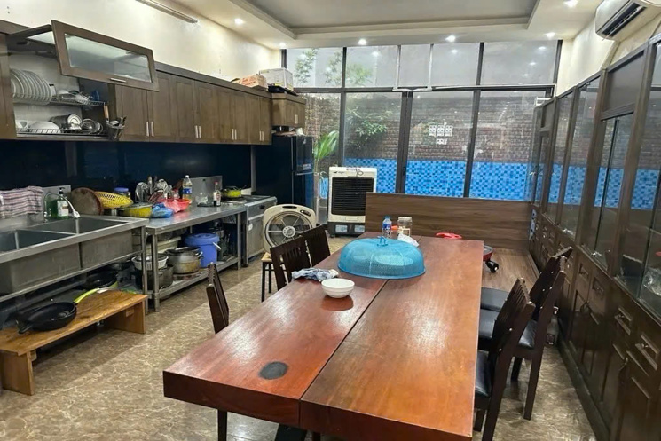 BÁN ĐẤT TẶNG NAHF 2 TẦNG Phố Nguyễn Văn Linh 98m2 mặt tiền 4.5m, 16.5 tỷ Long Biên