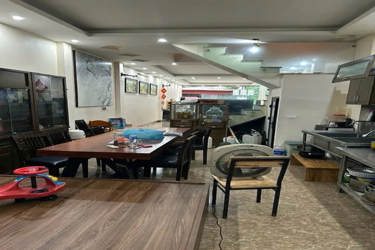 BÁN ĐẤT TẶNG NAHF 2 TẦNG Phố Nguyễn Văn Linh 98m2 mặt tiền 4.5m, 16.5 tỷ Long Biên