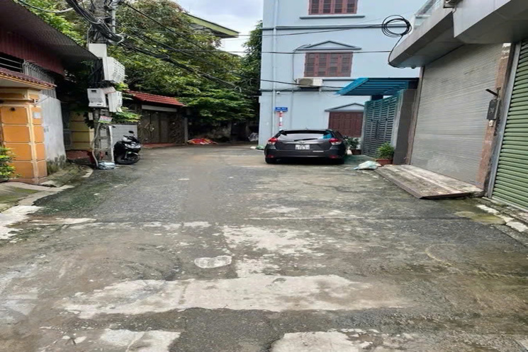 BÁN ĐẤT TẶNG NAHF 2 TẦNG Phố Nguyễn Văn Linh 98m2 mặt tiền 4.5m, 16.5 tỷ Long Biên