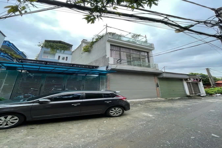 BÁN ĐẤT TẶNG NAHF 2 TẦNG Phố Nguyễn Văn Linh 98m2 mặt tiền 4.5m, 16.5 tỷ Long Biên