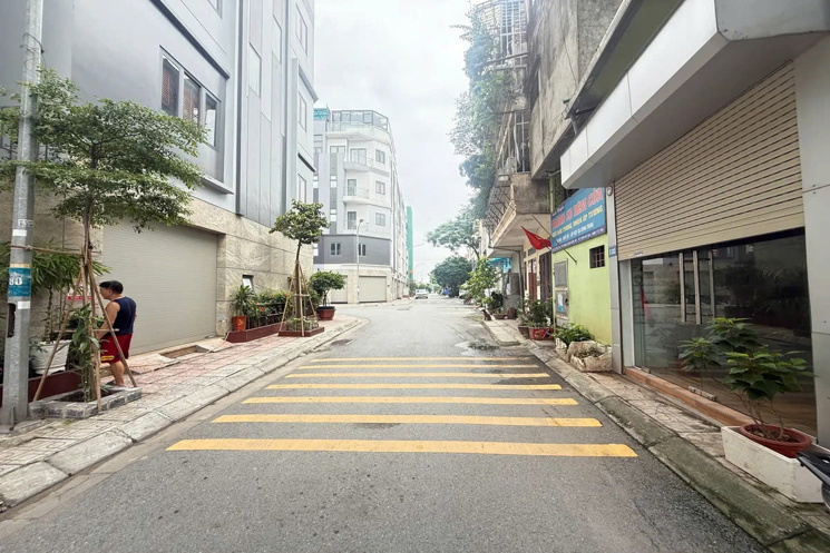 NHÀ MỚI ĐẸP 4 LÀN Ô TÔ 2 MẶT TIỀN PHÂN LÔ Phố Lý Sơn 73m2 X 6 tầng 17.2 tỷ Long Biên