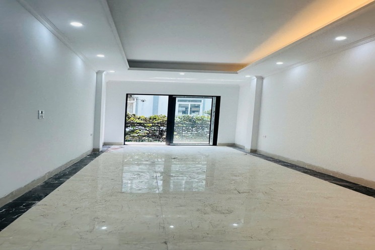 PHÂN LÔ – VỈA HÈ – THANG MÁY – Ở NGAY – KINH DOANH ĐỈNH – PHÚ DIỄN 40M² – 6 TẦNG – 13.9 TỶ
