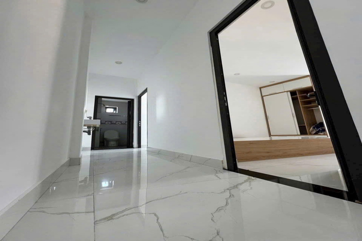 💼 CHỦ CẦN BÁN GẤP – NHÀ 2 MẶT TIỀN PHÙNG HƯNG – KD ĐỈNH
   •   74m² – 4 tầng – 4PN – lô góc cực