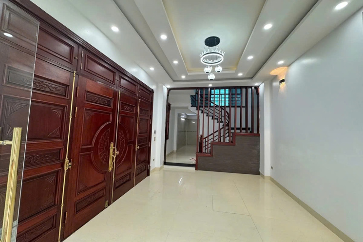 NHÀ MỚI DÂN XÂY LÔ GÓC NGÕ THÔNG Ô TÔ VÀO NHÀ Đức Giang 47m2  4 tầng 11 tỷ Long Biên