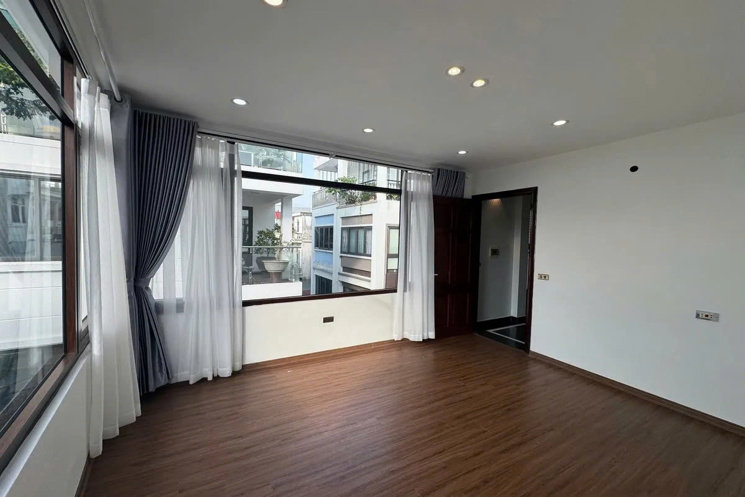 NHÀ MỚI DÂN XÂY LÔ GÓC NGÕ THÔNG Ô TÔ VÀO NHÀ Đức Giang 47m2  4 tầng 11 tỷ Long Biên
