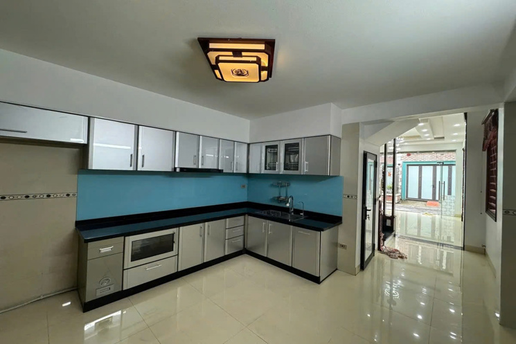 NHÀ MỚI DÂN XÂY LÔ GÓC NGÕ THÔNG Ô TÔ VÀO NHÀ Đức Giang 47m2  4 tầng 11 tỷ Long Biên