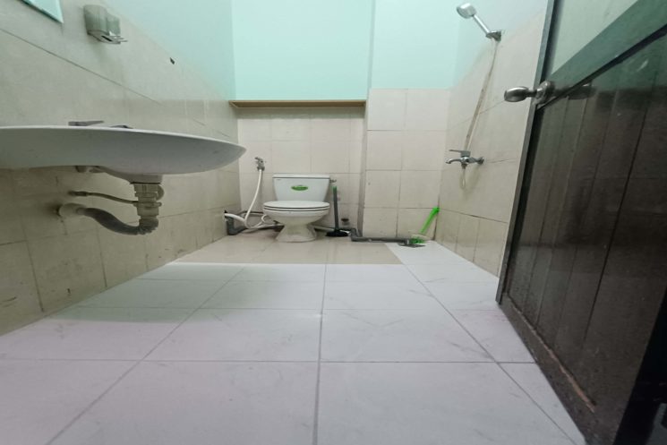 Cho Thuê phòng mặt tiền Đinh Bộ Lĩnh, P.26, 50m2, có ban công,đủ nội thất, 6tr