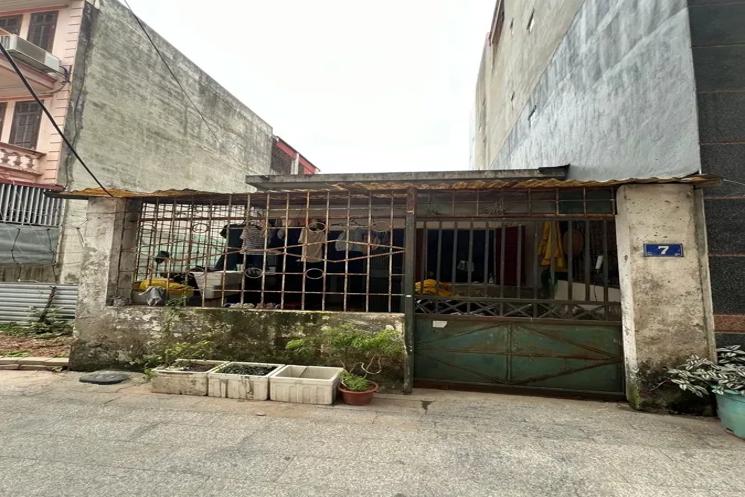 BÁN NHÀ CẤP 4 PHỐ GIẢI PHÓNG – 73M² – GẦN HỒ, GẦN BẾN XE – GIÁ CHỈ 11.9 TỶ