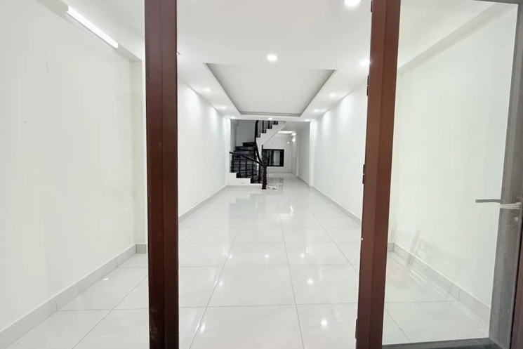 NHÀ ĐẸP Lĩnh Nam 50m2, 4 Tầng, Sổ Đỏ, Giá TỐT - Gọi Xem Ngay!