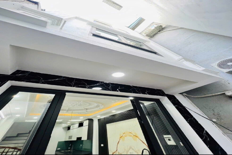 TT HUYỆN THANH TRÌ, DÂN XÂY NHÀ MỚI KÍNH KOONG 6 TẦNG 35 m2 CHỈ HƠN 4 TỶ