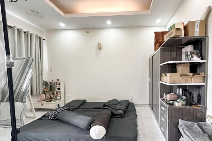 NHÀ 5 TẦNG TÔN ĐẢN QUẬN 4 – GIÁ CHỈ 5 TỶ – NGAY TRUNG TÂM – Ở NGAY HOẶC KHAI THÁC CHDV