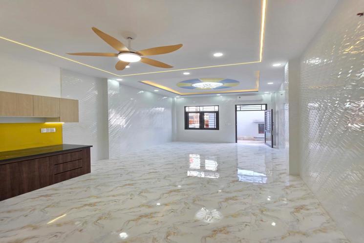 Nhà mới MT 5 tầng sàn 246m2, Đ.6m – Diên Hồng BT