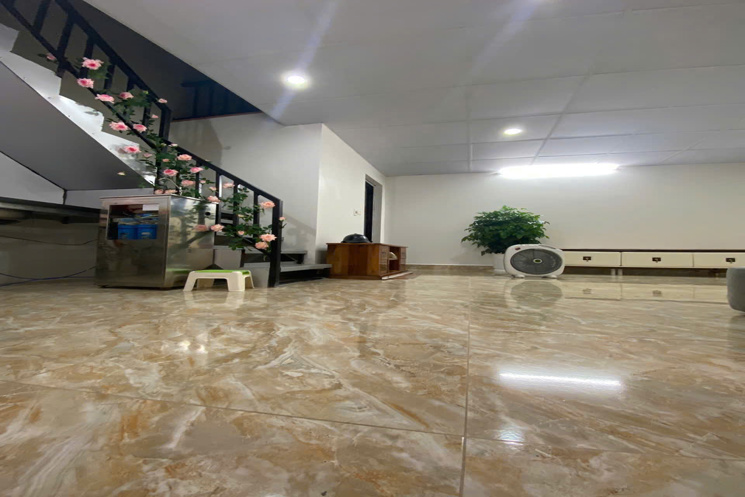 BÁN NHÀ  GIÁ CHỈ 1 TỶ 950 NGAY TRUNG TÂM LĨNH NAM