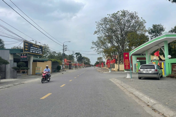 CẦN BÁN CĂN NHÀ 2 TẦNG TẠI P.Quảng Đông, TP.Thanh Hoá  ĐANG KINH DOANH SẦM UẤT