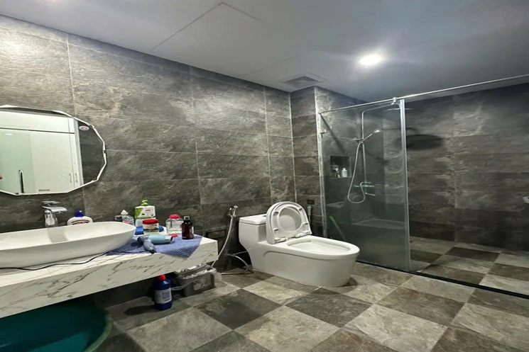 NHÀ ĐẸP LÔ GÓC Phố  Nguyễn Văn Cừ 50m2 X 5 tầng mặtt iền 5.9m, 9.6 tỷ Long Biên